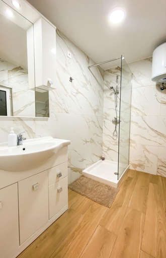 Bathroom 3, Miami Apartments Malta, St Julian's