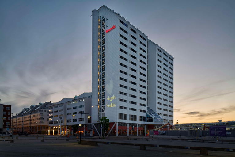 Exterior & Views