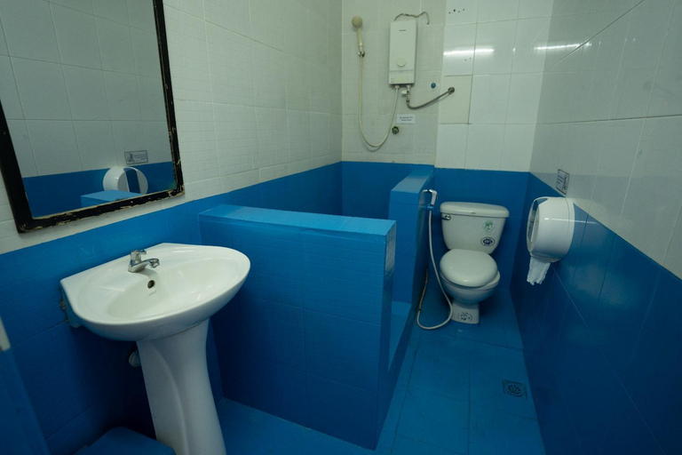 Bathroom 10
