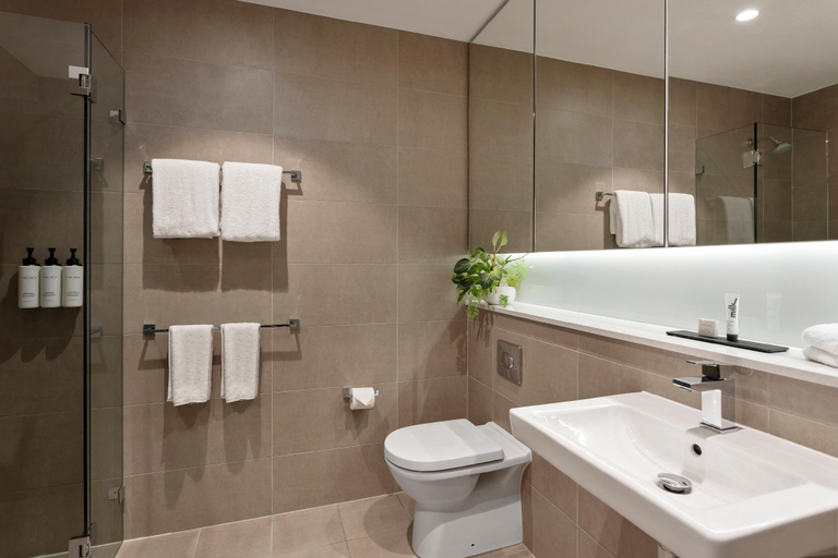 Bathroom 10