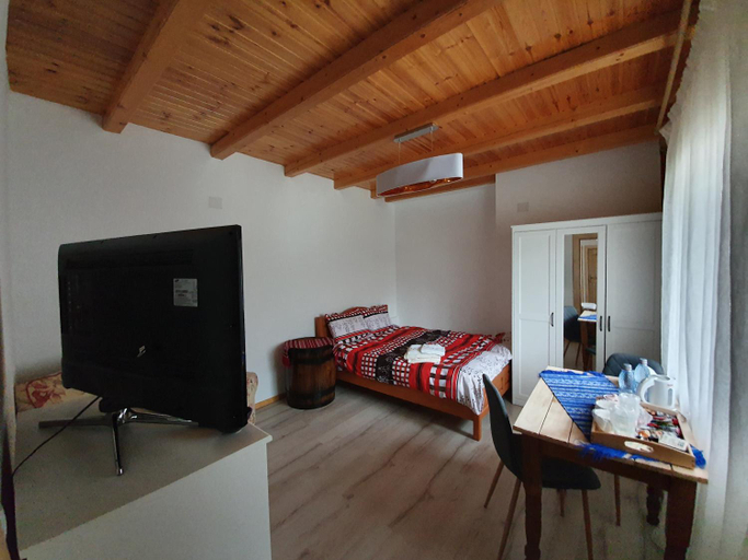 Others 4, Casa Axa, Borca