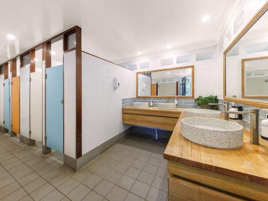 Bathroom 8