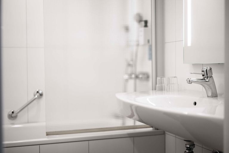 Bathroom 4, Scandic Jarva Krog Stockholm, Solna