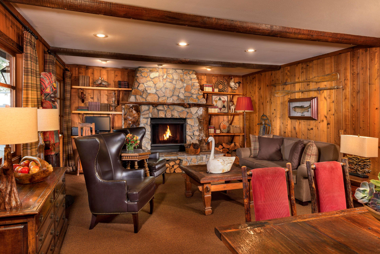 Public Area 2, Ayres Lodge Alpine, San Diego