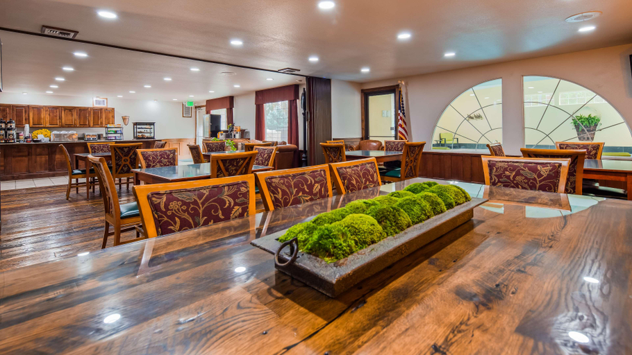 Food & Drinks 5, Best Western Newberry Station, Deschutes