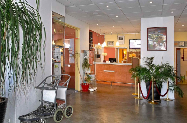 Public Area, Mercure Millau Hotel, Aveyron