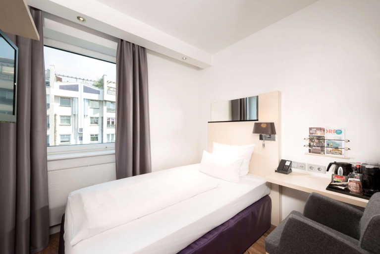 Bedroom 2, Scandic Berlin Kurfürstendamm, Berlin
