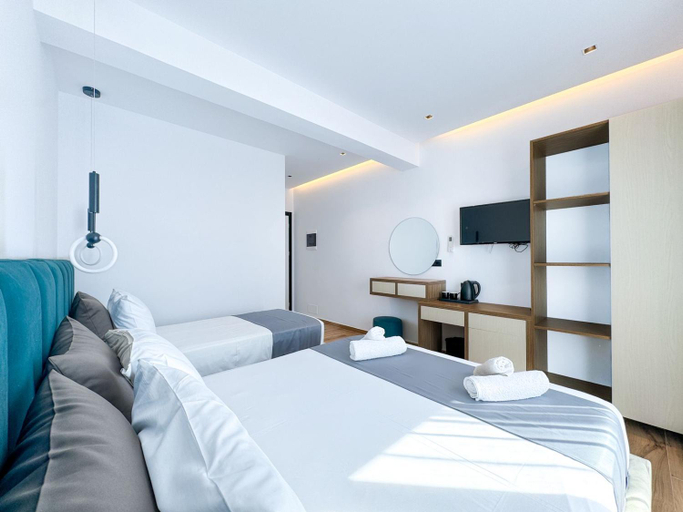 Others 5, Zacaj Hotel, Sarandës