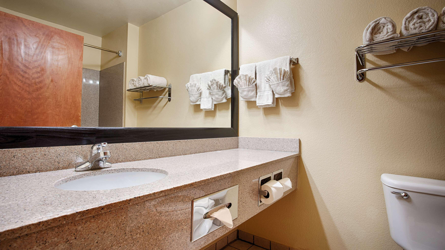 Bathroom 5, Best Western Plus Graham Inn, Young