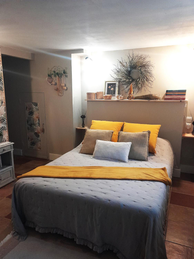 Bedroom 2, Chambre d'hote Amitie et Jardin, Tarn