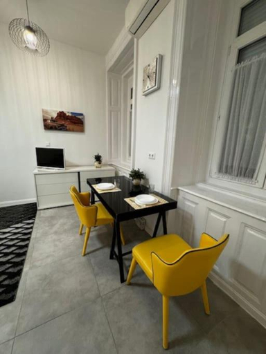 Others 5, Cozy Studio in the Heart of Buda, Budapesti