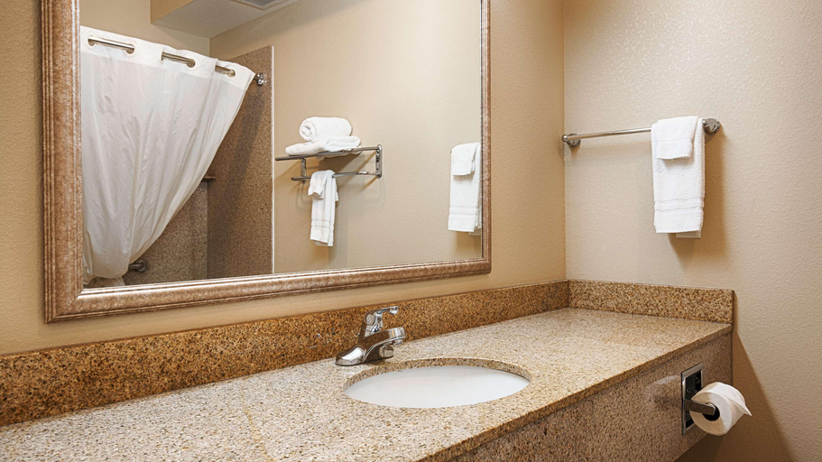 Bathroom 4, Best Western Henrietta Inn & Suites, Clay