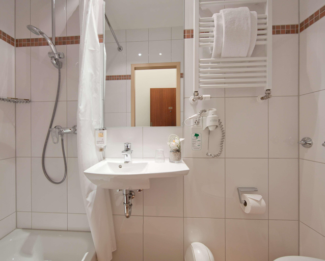 Bathroom 4, Hotel Graf Moltke, Hamburg