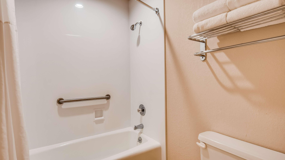 Bathroom 4, Best Western Canton Inn, Van Zandt