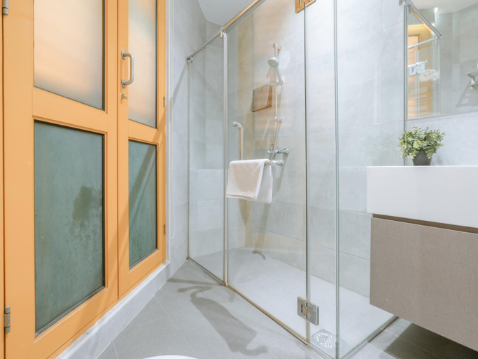 Bathroom 8
