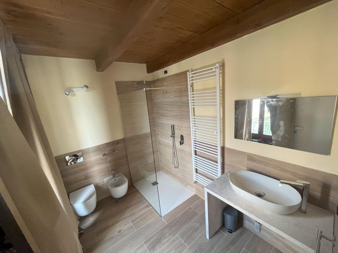 Bathroom 4, Casa Ziranu Sa Domo e su Cantaru, Nuoro