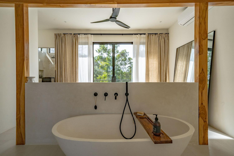 Bathroom 2, Casa Terra Uluwatu, Badung