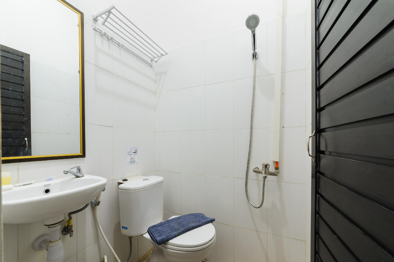 Bathroom 7
