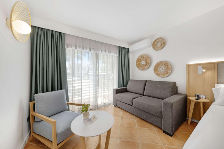 Bedroom 3, Occidental Cala Viñas, Baleares