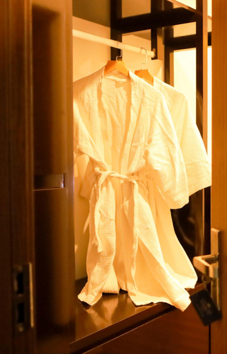 Others 3, Hoàng Tử Hotel, Mỹ Hào