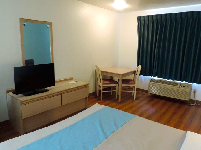 Bedroom 3, Motel 6 Seaside, Clatsop