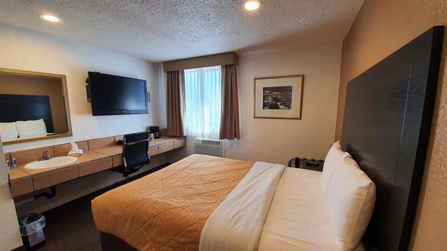 Bedroom 3, Rodeway Inn Flagstaff-Downtown, Coconino