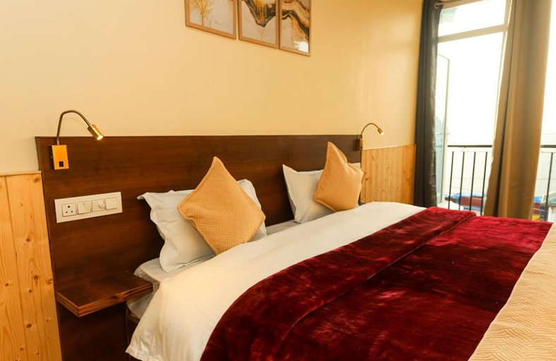 Others 4, Himalayansuite, Kangra