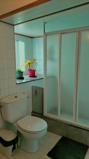 Bathroom 3, A casa do Rio - The River House, A Coruña