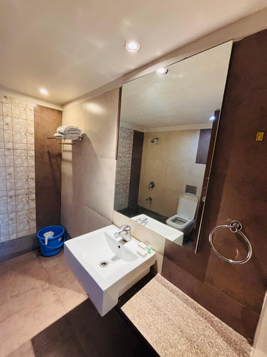 Bathroom 5, Hotel Kanan, Gandhinagar