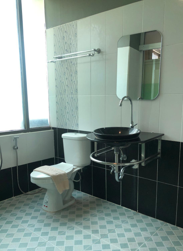 Bathroom 19
