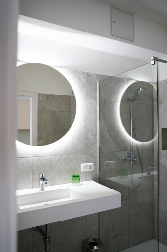 Bathroom, Hotel Gasthof Konig, Steyr Land