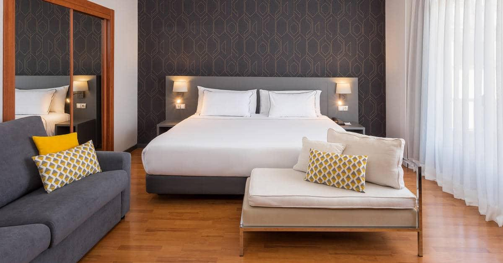 Bedroom 3, Hotel Madrid Plaza de España Affiliated by Meliá, Madrid