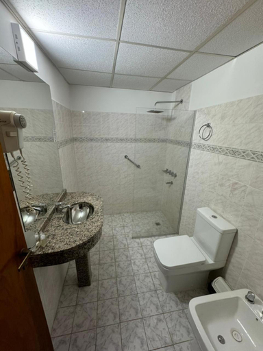 Bathroom 2, HOTEL MIRAMAR, San Justo