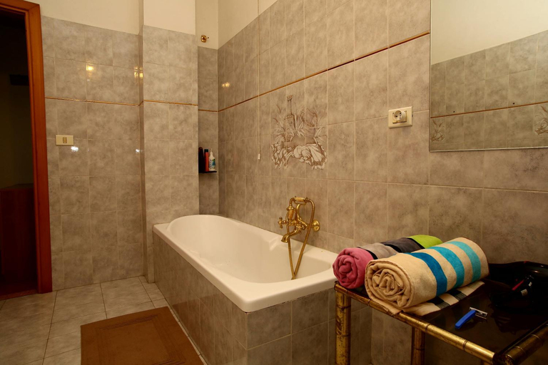 Bathroom 4, Manuel suites, Pescara