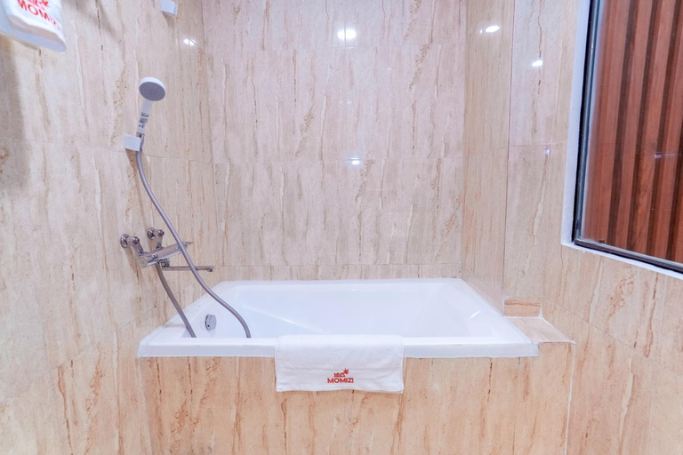 Bathroom 14