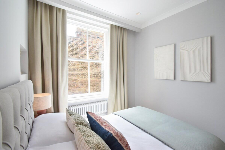 Bedroom 2, B Comfort Apartments, London