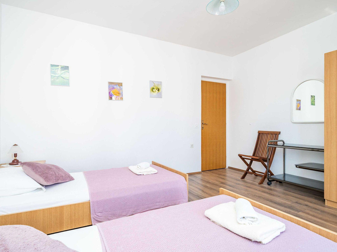 Bedroom 2, Apartment Bobic- Three Bedroom Apartment with Balcony and Sea View, Dubrovačko Primorje