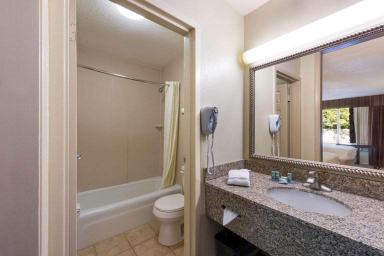 Bathroom 4, The Lodge at Banner Elk, Avery