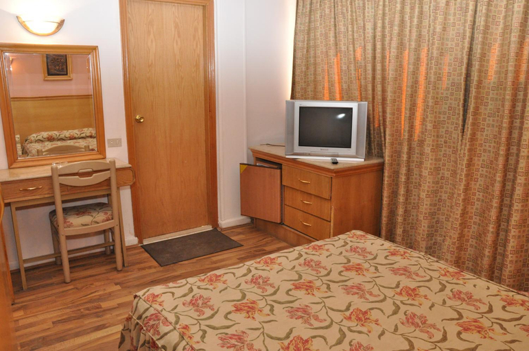 Bedroom 2, Caesars Palace Hotel, An-Nuzhah