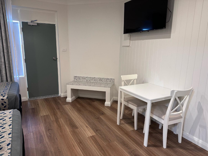 Dining Room 13