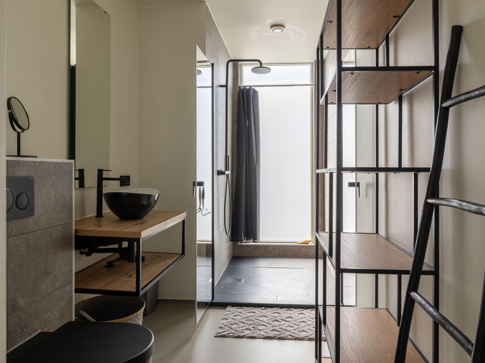 Others 5, Seaside Getaway, Sint-Annaland, Tholen