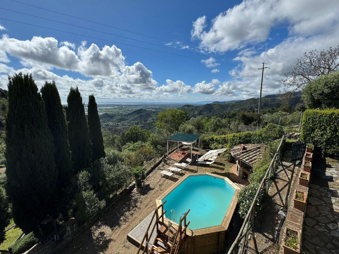 Sport & Beauty, Stone House in Chiatri with Lake Views, Lucca