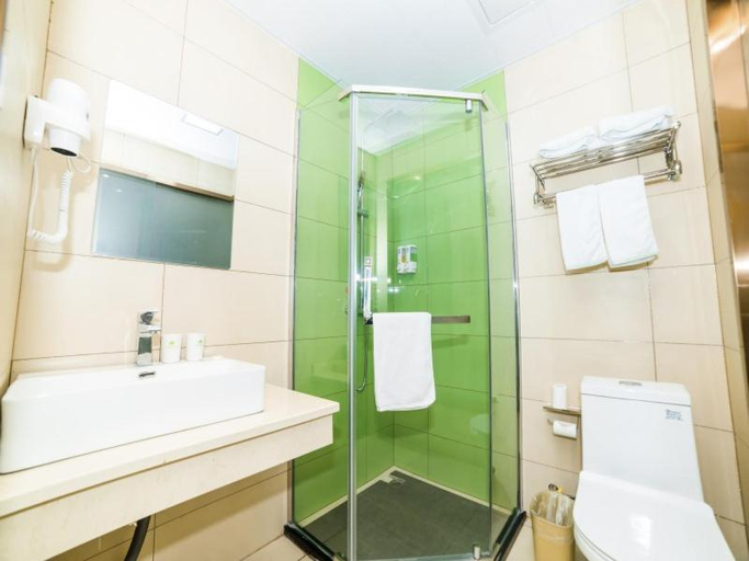 Bathroom 3, GreenTree Inn Suzhou Zhangjiagang City Jingang Town, Suzhou