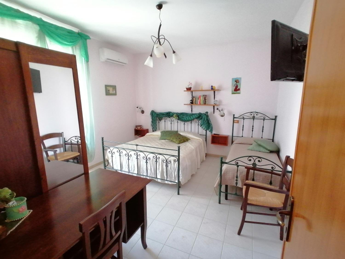 Others 5, B&B Lo Smeraldo, Taranto