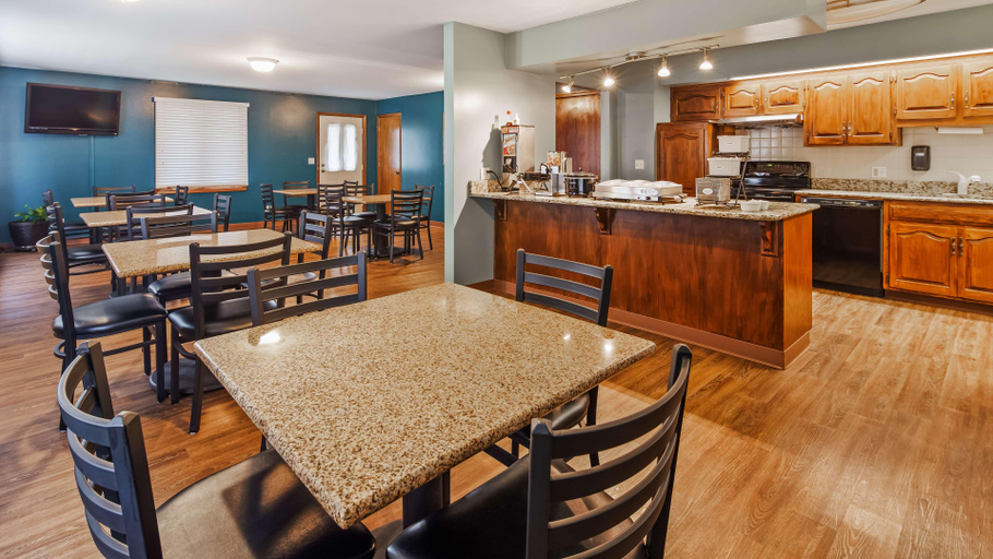 Food & Drinks, Surestay By Best Western Cameron, De Kalb