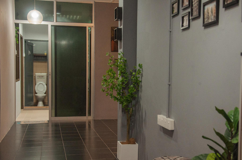 Others 4, THE ROOM HOSTEL, Sri Aman