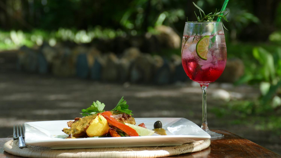 Food & Drinks 4, Dolly Farm & River Camp, Luxury Tents, Meru