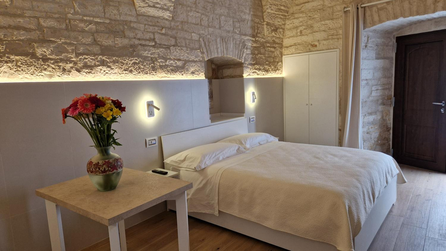 Others 5, B&B Citta dei Fiori, Bari
