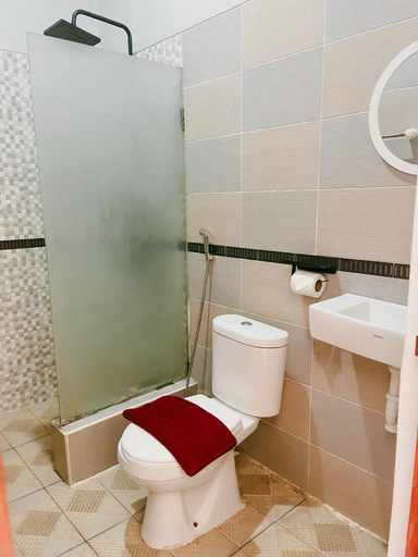 Bathroom 3, Dara House, Badung