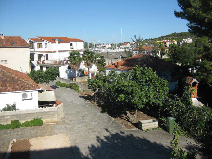Others 4, Jezera Apartments, Tisno